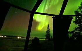 Aurora River Camp Glass Igloos & Cabins